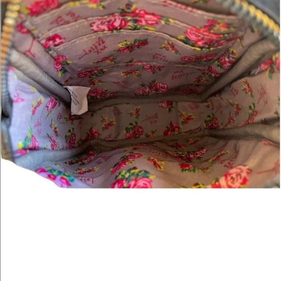 Betsey Johnson Crossbody & Ear Bud Case Women - Picture 5 of 8